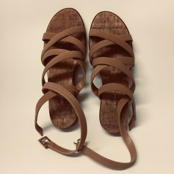 Tommy Hilfiger Shoes - Tommy Hilfiger Sandals US 9.5.